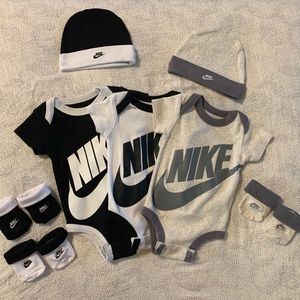 3 Nike sets